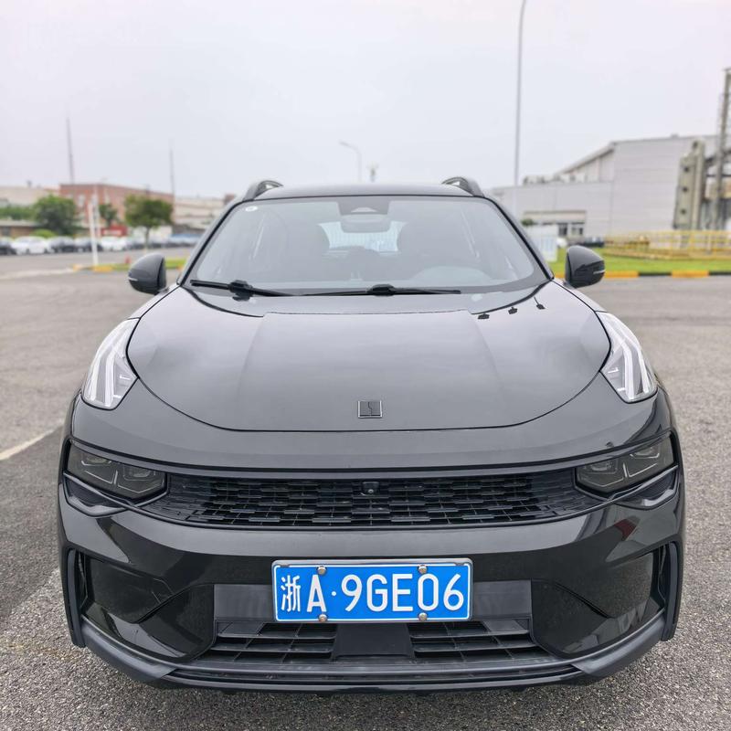 Lynk & Co 01 EM-P Hybrid, 2023 — фото 2 из 12
