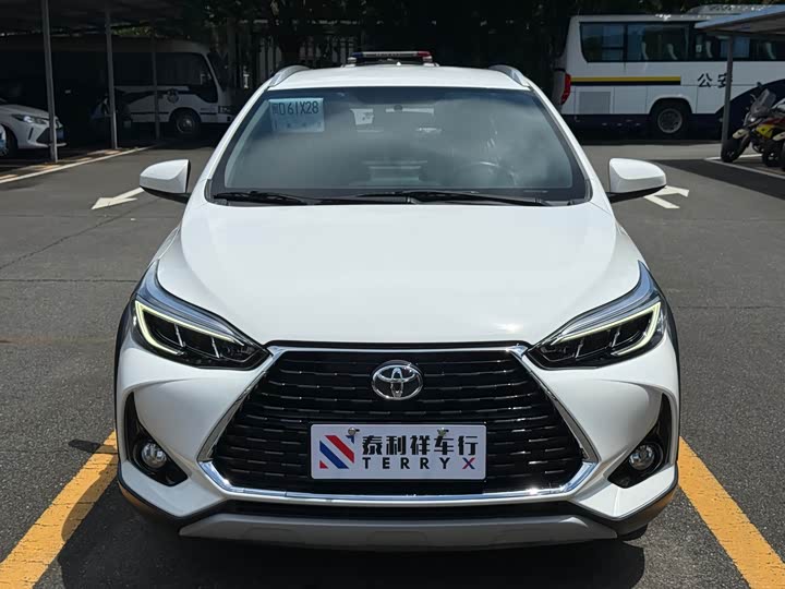 Toyota Yaris L Hatchback, 2022 — фото 5 из 9
