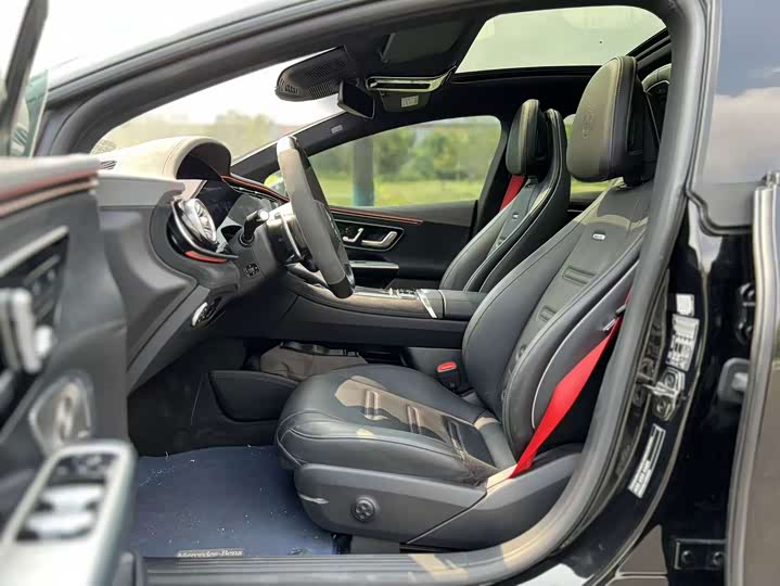 Mercedes-Benz EQE AMG, 2023 — фото 4 из 9