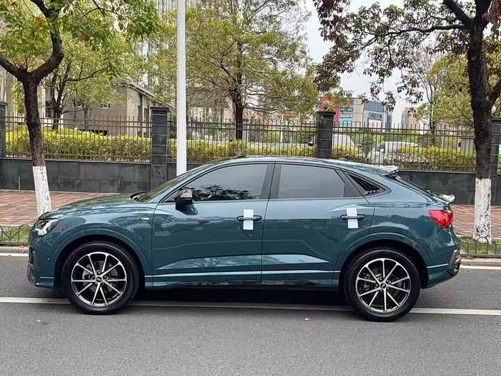 Audi Q3 Sportback, 2023 — фото 6 из 9