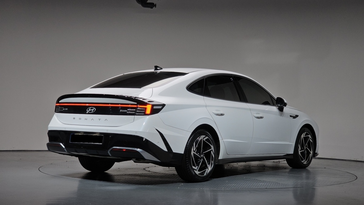 Hyundai Sonata, 2023 — фото 2 из 12