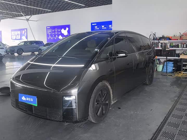 LiXiang Mega, 2025 — купить в Рязани под ключ