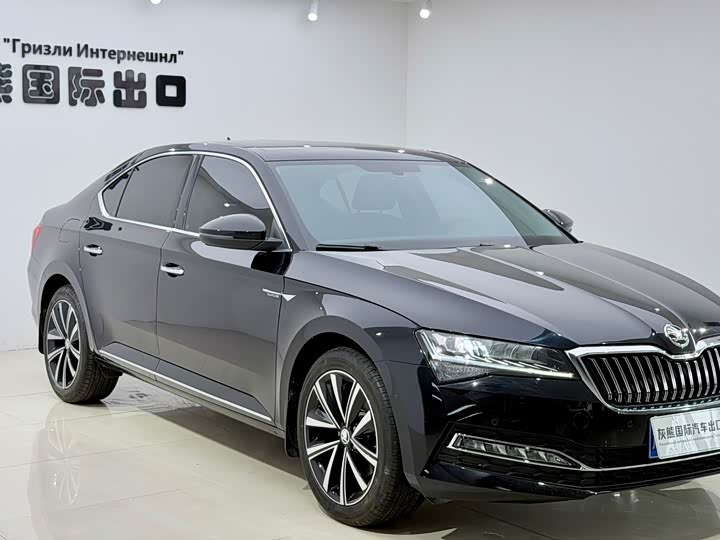 Skoda Superb, 2023 — фото 3 из 9