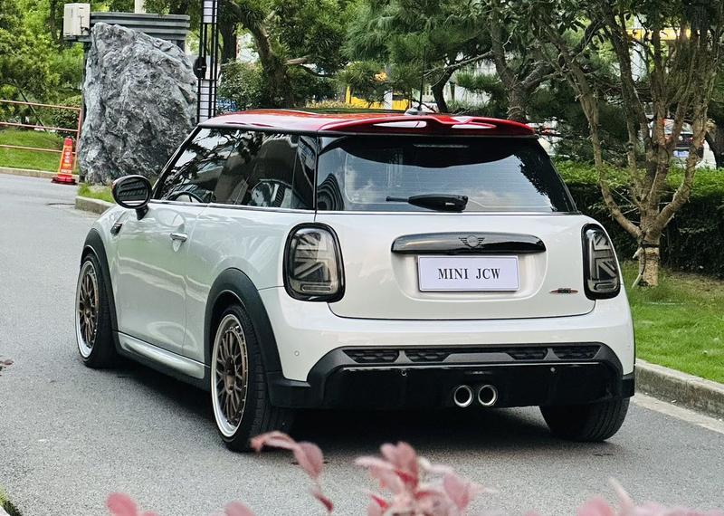 Mini Mini JCW, 2022 — фото 4 из 12