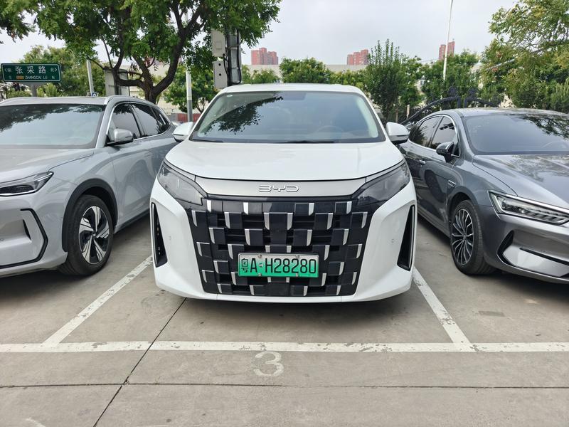 BYD M9, 2025 — фото 2 из 12