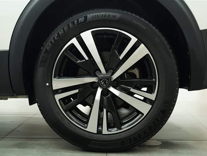 Peugeot 5008, 2022 — фото 8 из 9