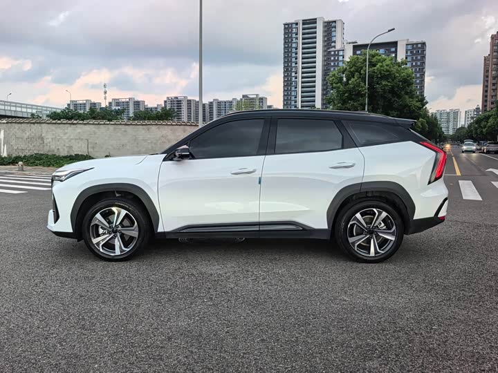 Geely Atlas L, 2025 — фото 8 из 9