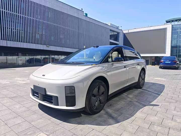 LiXiang i6, 2025 — купить в Санкт-Петербурге под ключ