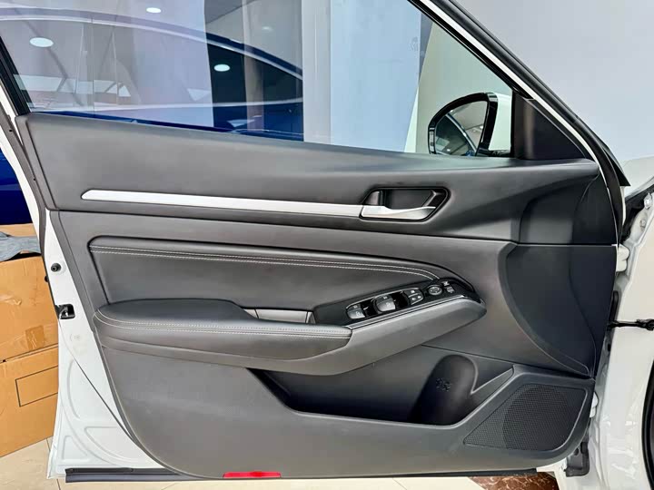 Nissan Teana, 2023 — фото 8 из 9