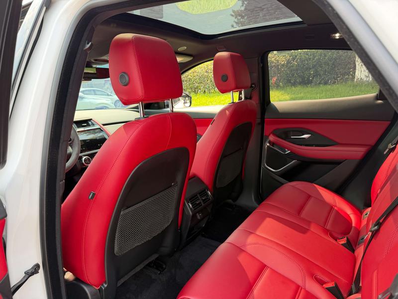 Jaguar E-Pace, 2023 — фото 10 из 12