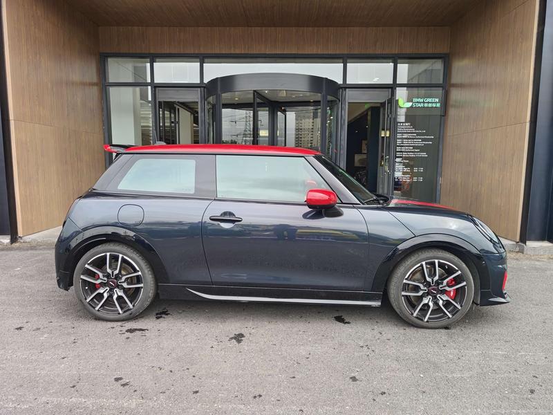 Mini Mini JCW, 2025 — фото 8 из 12