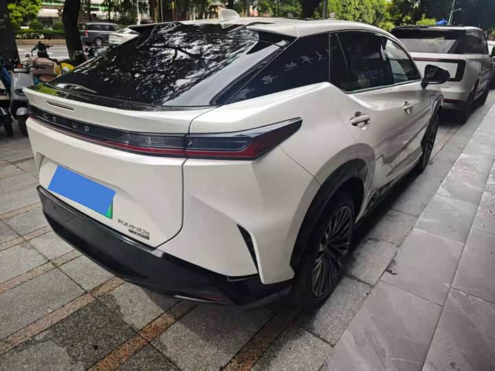 Lexus RZ, 2022 — фото 3 из 9