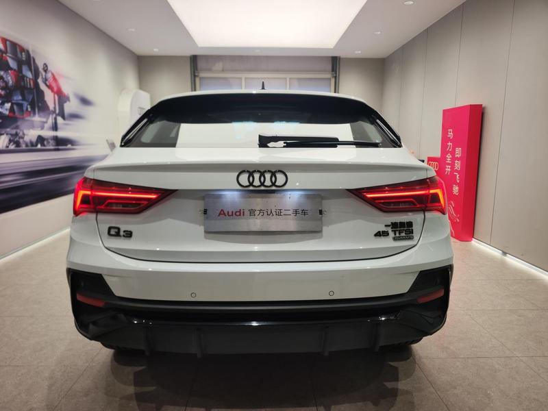 Audi Q3 Sportback, 2023 — фото 3 из 8