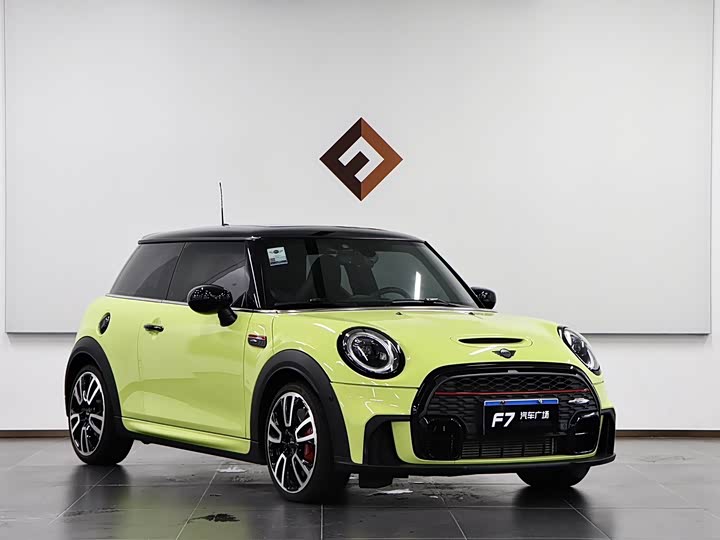 Mini Mini JCW, 2022 — фото 3 из 9