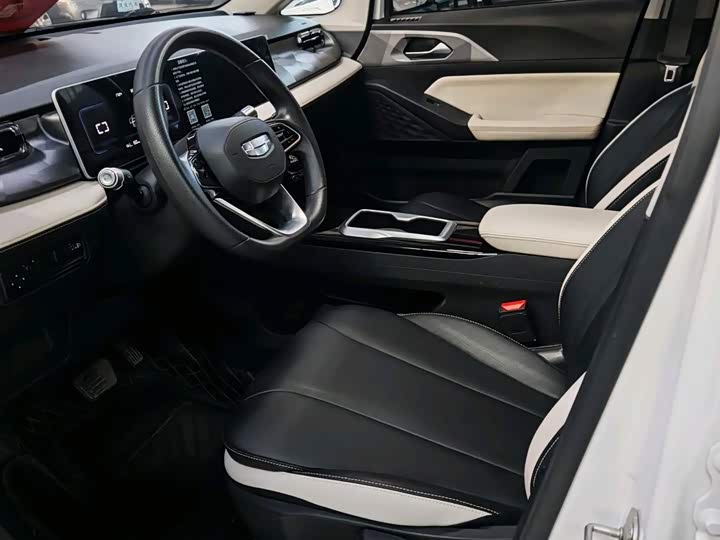 Geely Geometry E Firefly, 2024 — фото 4 из 9