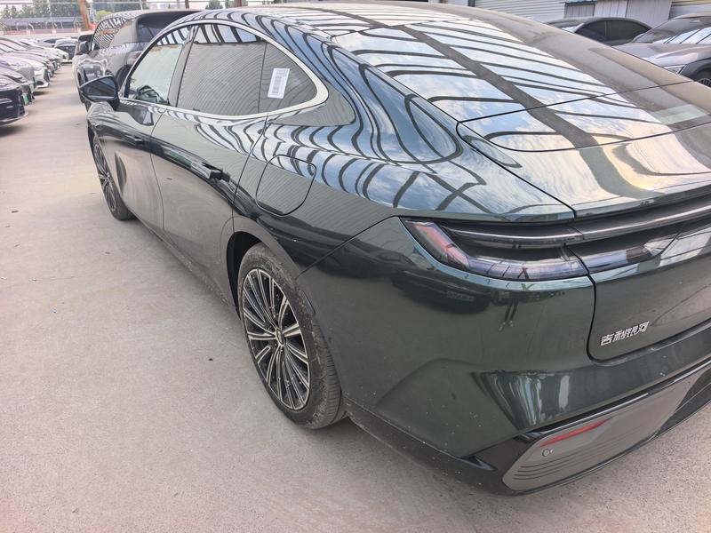 Geely Galaxy Starshine 8 EM-i, 2025 — фото 4 из 9