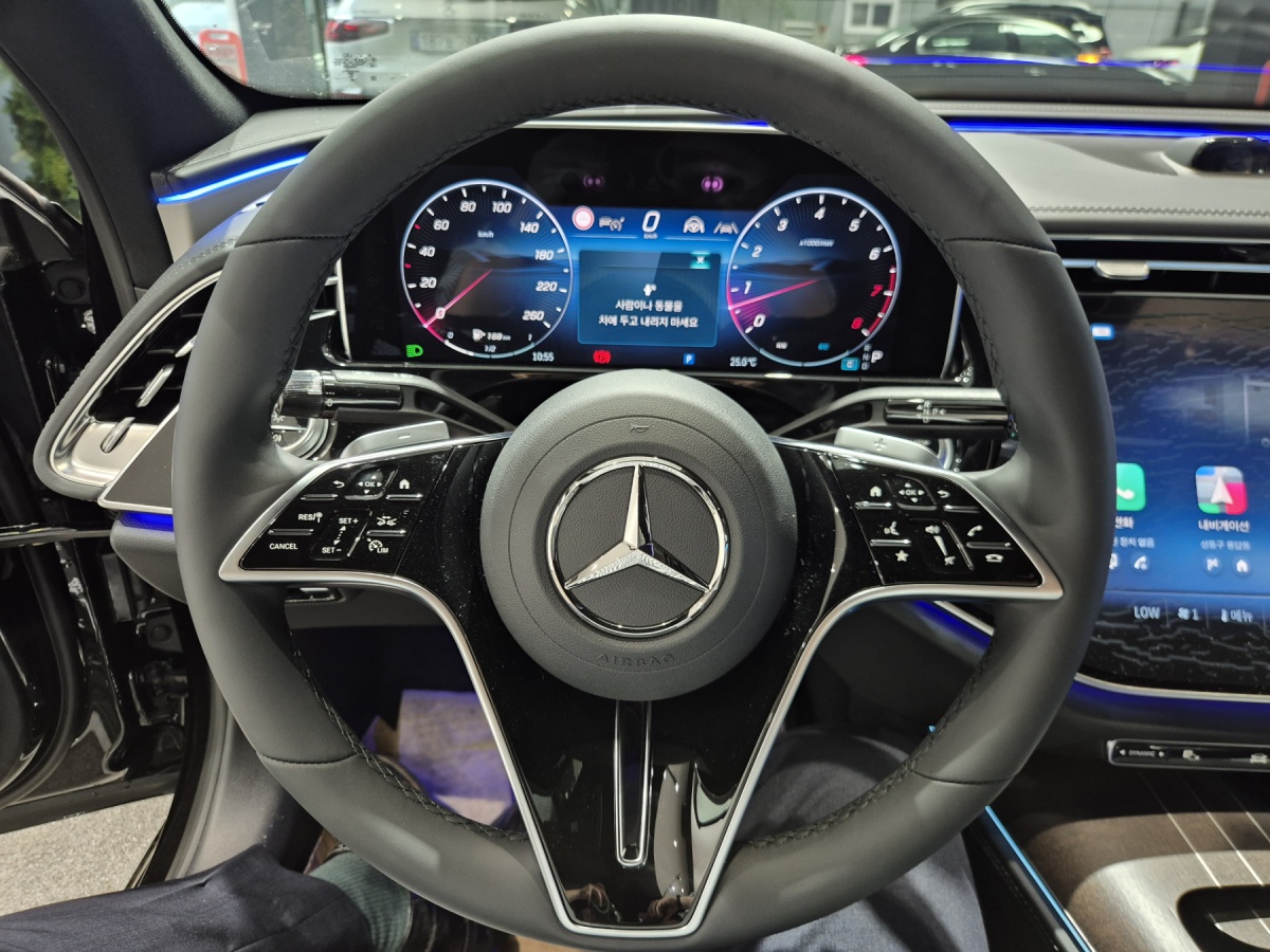 Mercedes-Benz E-Class, 2025 — фото 12 из 12