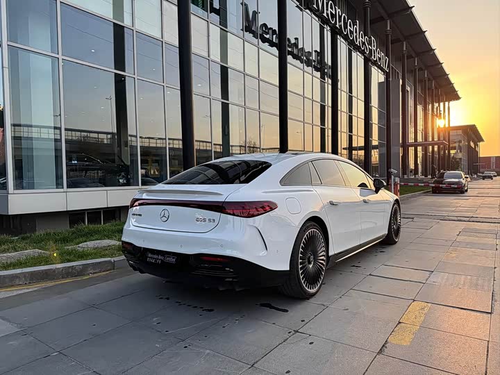 Mercedes-Benz EQS AMG, 2025 — фото 5 из 9