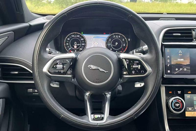 Jaguar XE L, 2022 — фото 9 из 12