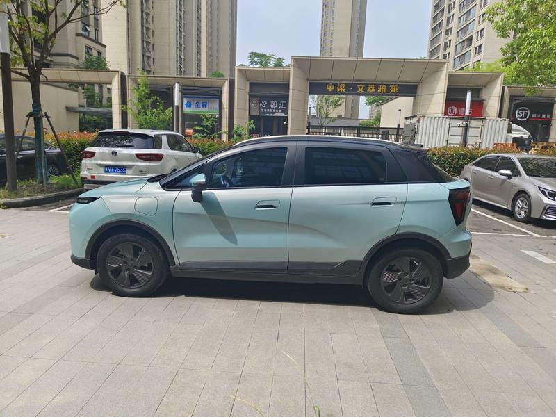Geely Geometry E Firefly, 2022 — фото 3 из 10
