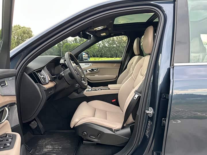 Volvo XC90 Hybrid, 2026 — фото 9 из 9