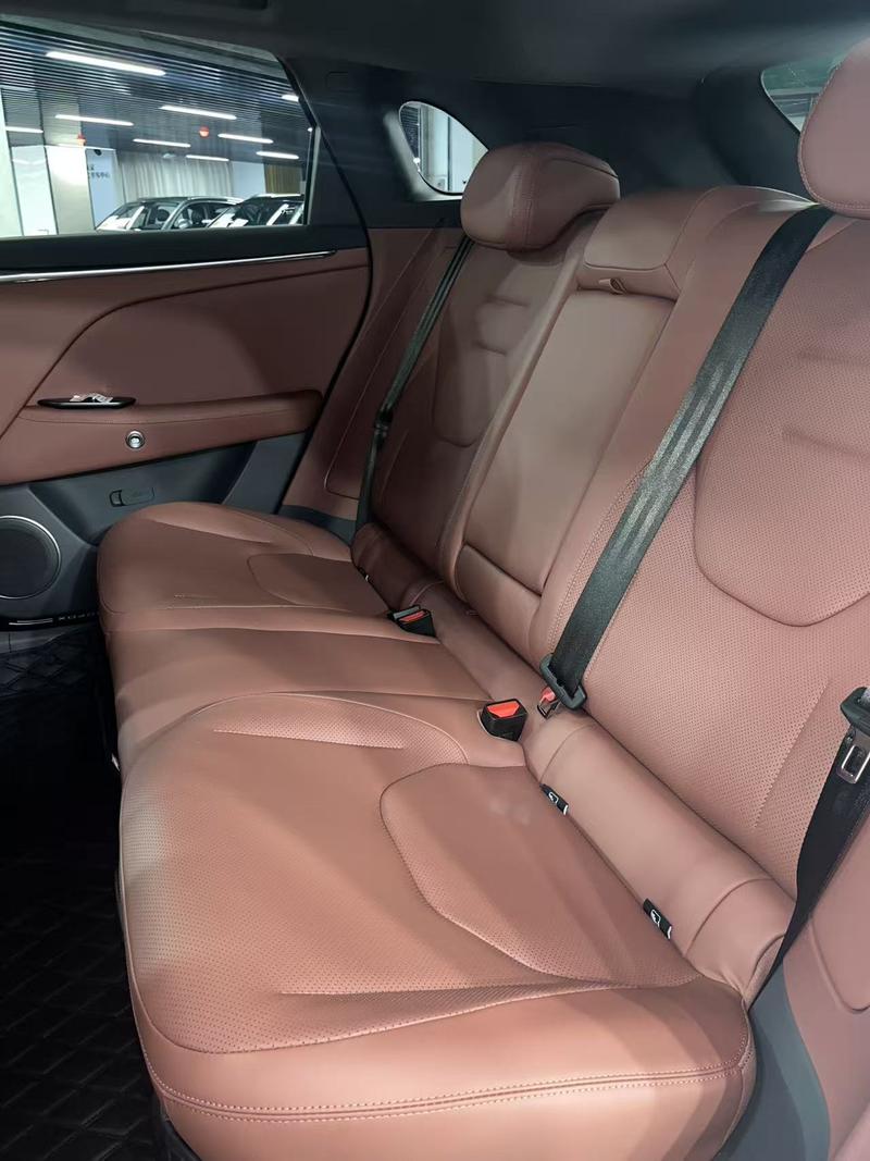 BAIC Arcfox Alpha T5, 2026 — фото 11 из 12