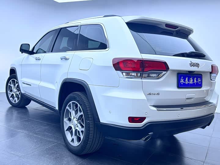 Jeep Grand Cherokee, 2023 — фото 6 из 9