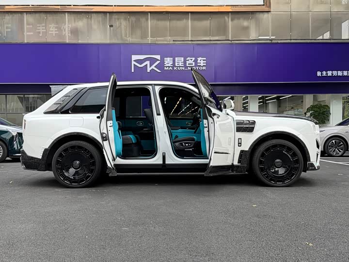 Rolls-Royce Cullinan, 2022 — фото 4 из 9