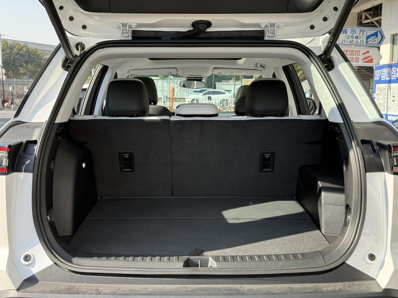 Chevrolet Equinox Plus, 2025 — фото 12 из 12