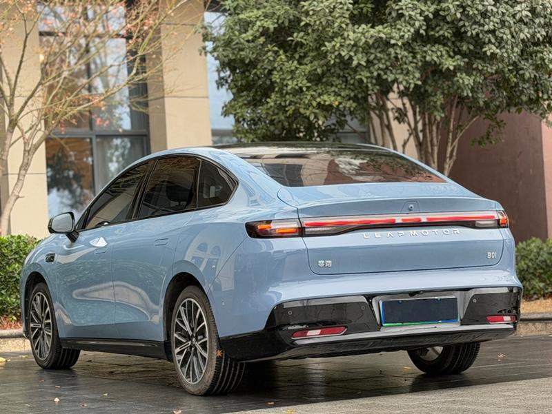 Leapmotor B01, 2025 — фото 4 из 10