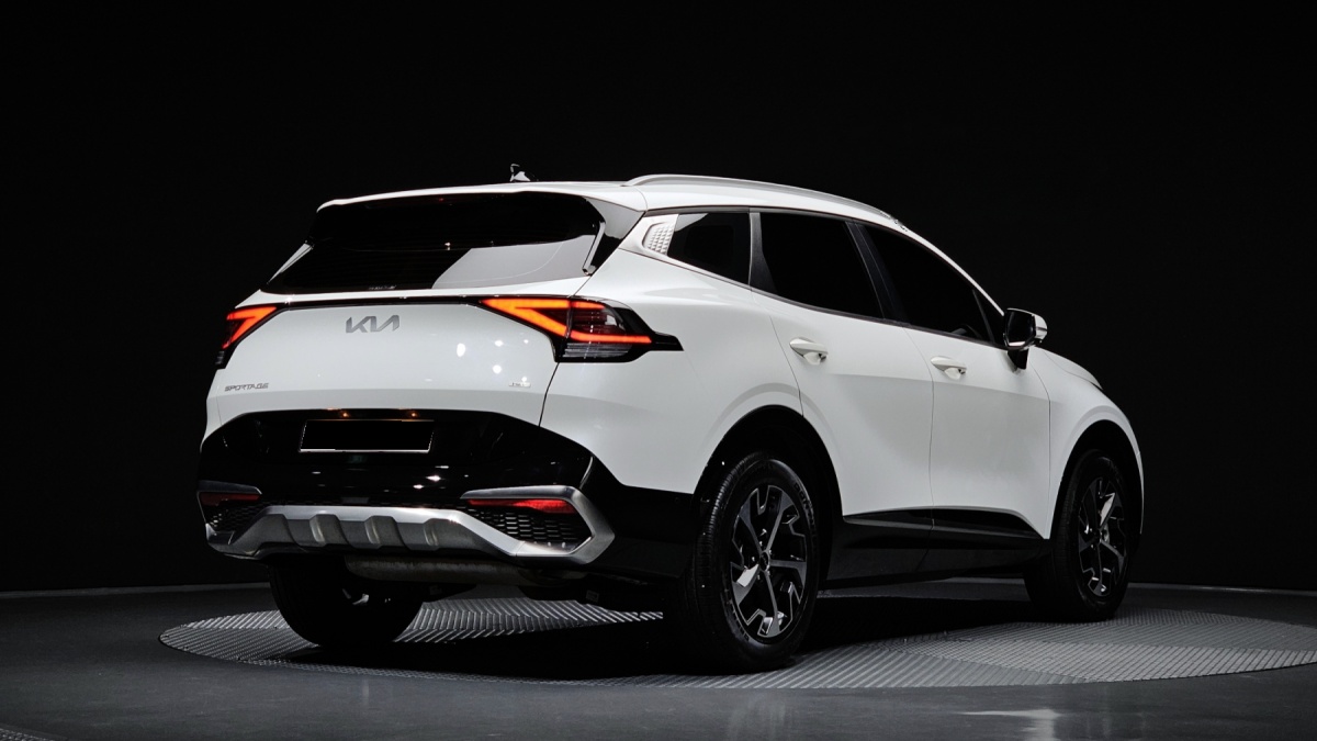 Kia Sportage, 2023 — фото 2 из 12