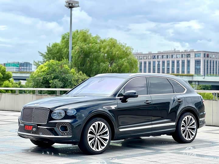 Bentley Bentayga Hybrid, 2024 — купить в Саратове под ключ