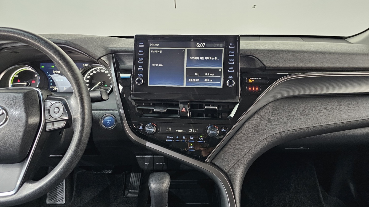 Toyota Camry, 2023 — фото 12 из 12