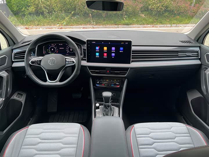 Volkswagen Tiguan L Hybrid, 2021 — фото 8 из 9