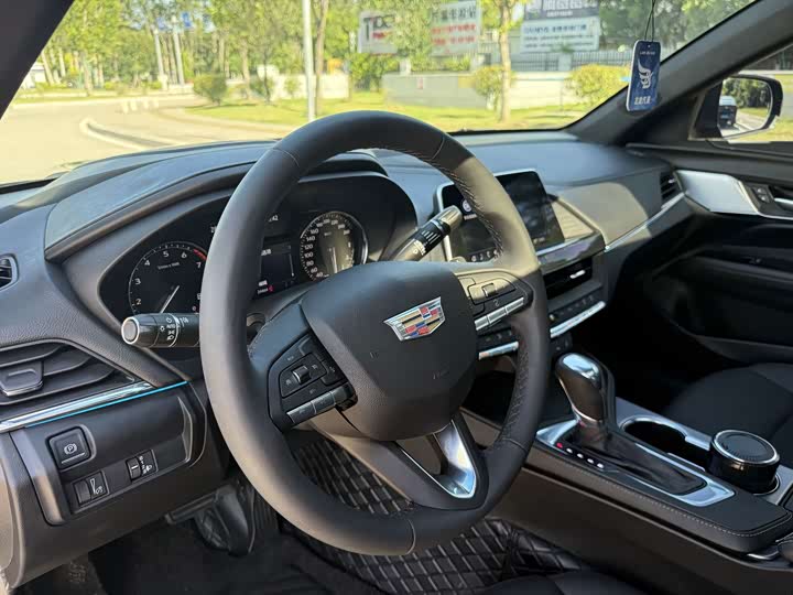 Cadillac CT4, 2023 — фото 7 из 9