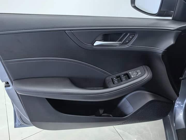 Roewe i5, 2025 — фото 7 из 9