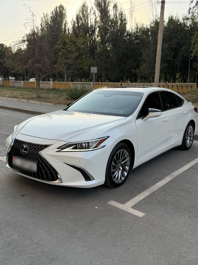 Lexus ES, 2023 — фото 3 из 8