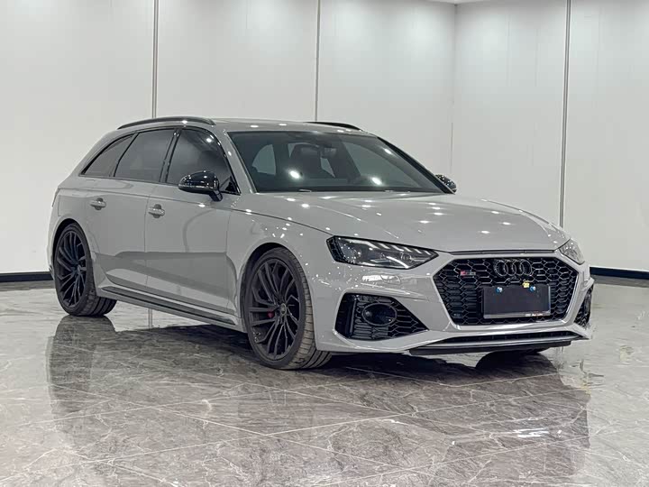 Audi RS 4, 2025 — фото 2 из 9