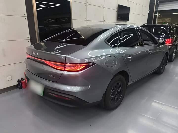 BYD Seal 05 DM-i Hybrid, 2026 — фото 7 из 9