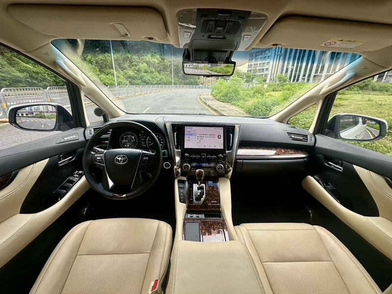 Toyota Alphard, 2022 — фото 8 из 12