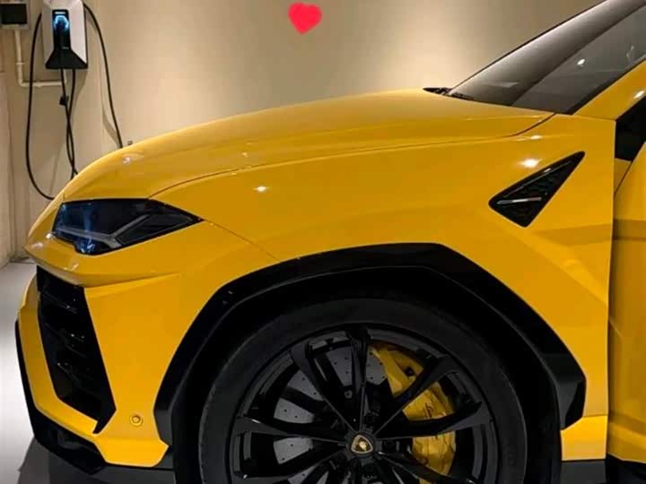 Lamborghini Urus, 2022 — фото 2 из 5