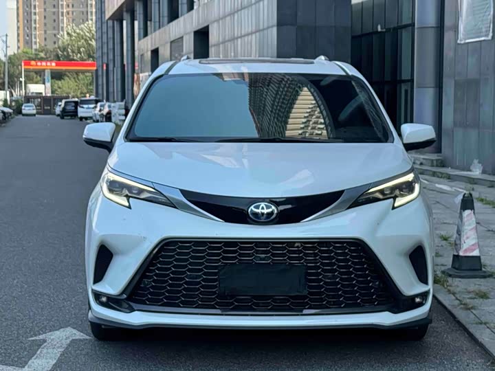 Toyota Granvia, 2023 — купить в Перми под ключ