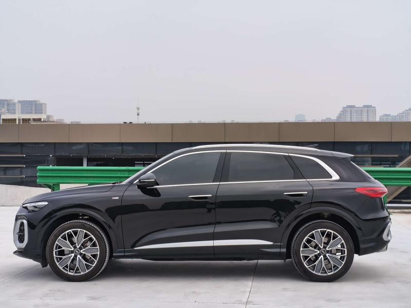 Audi Q5L, 2025 — фото 3 из 12