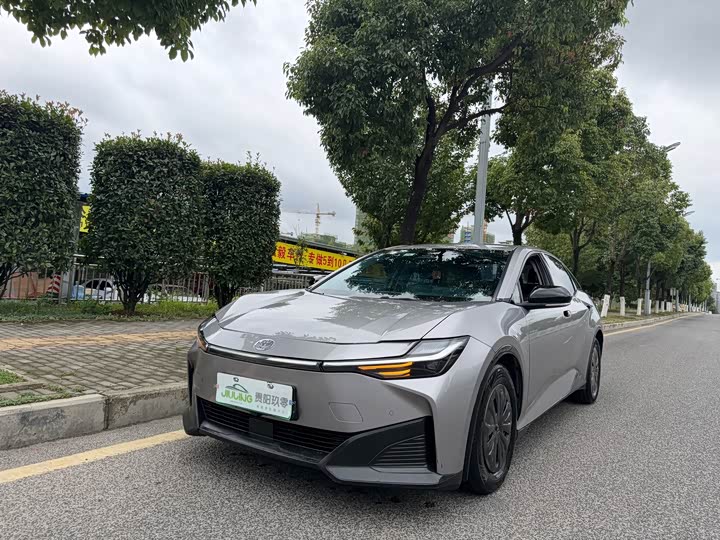 Toyota bZ3, 2023 — фото 2 из 9