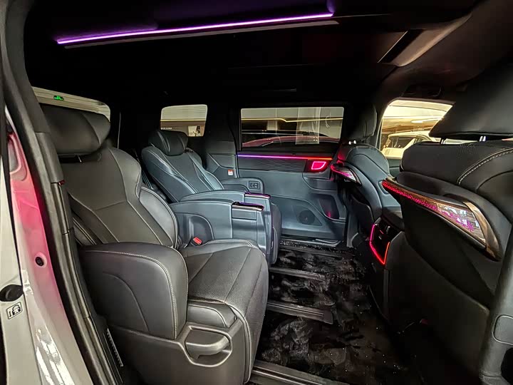 Toyota Alphard, 2025 — фото 10 из 10