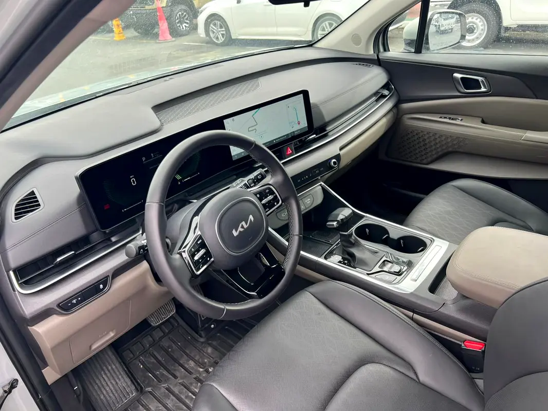 Kia Carnival, 2025 — фото 7 из 10