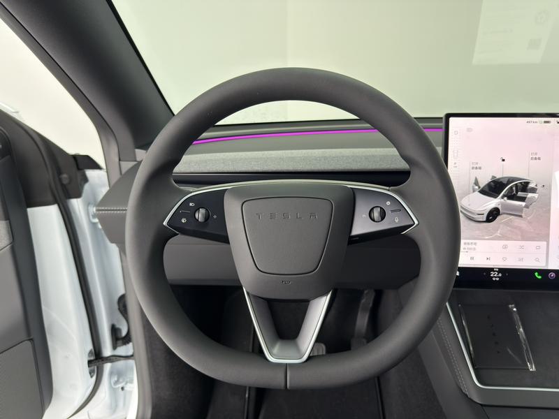 Tesla Model Y, 2026 — фото 8 из 12
