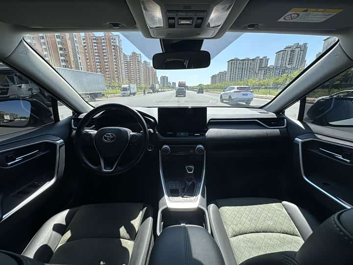 Toyota RAV4, 2025 — фото 5 из 9