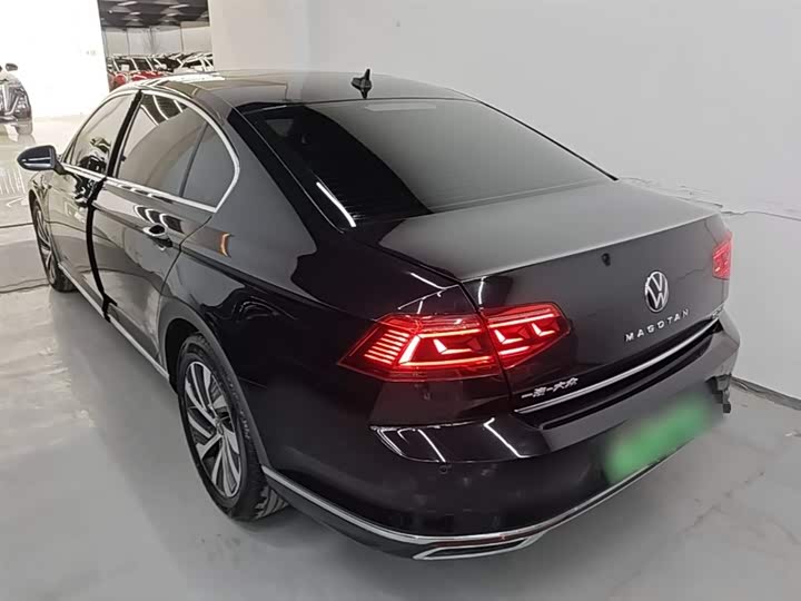 Volkswagen Magotan GTE Hybrid, 2022 — фото 5 из 9