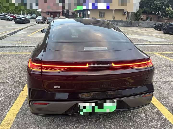 Geely Galaxy Starshine 8 EM-i, 2025 — фото 2 из 3